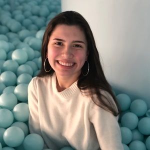 Meet your Posher, Daniela